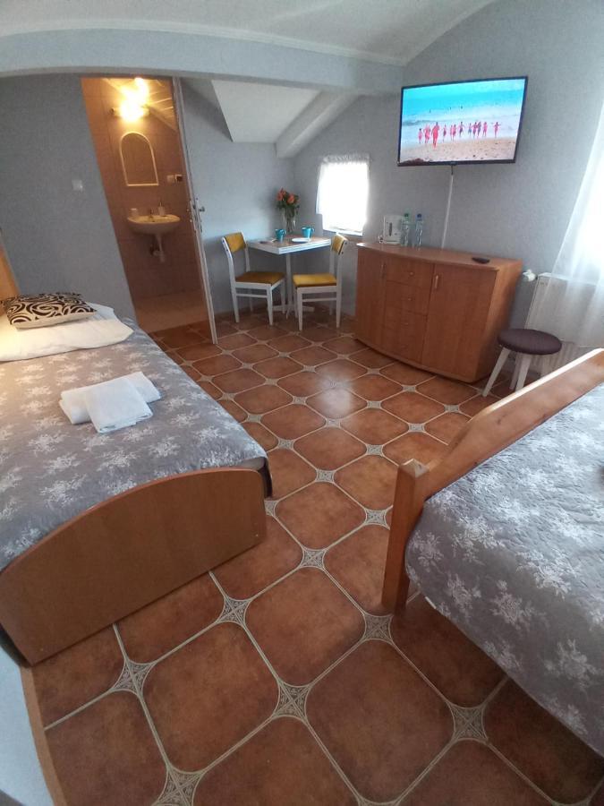 Pokoje Goscinne Akacja Resko Dźwirzyno Esterno foto