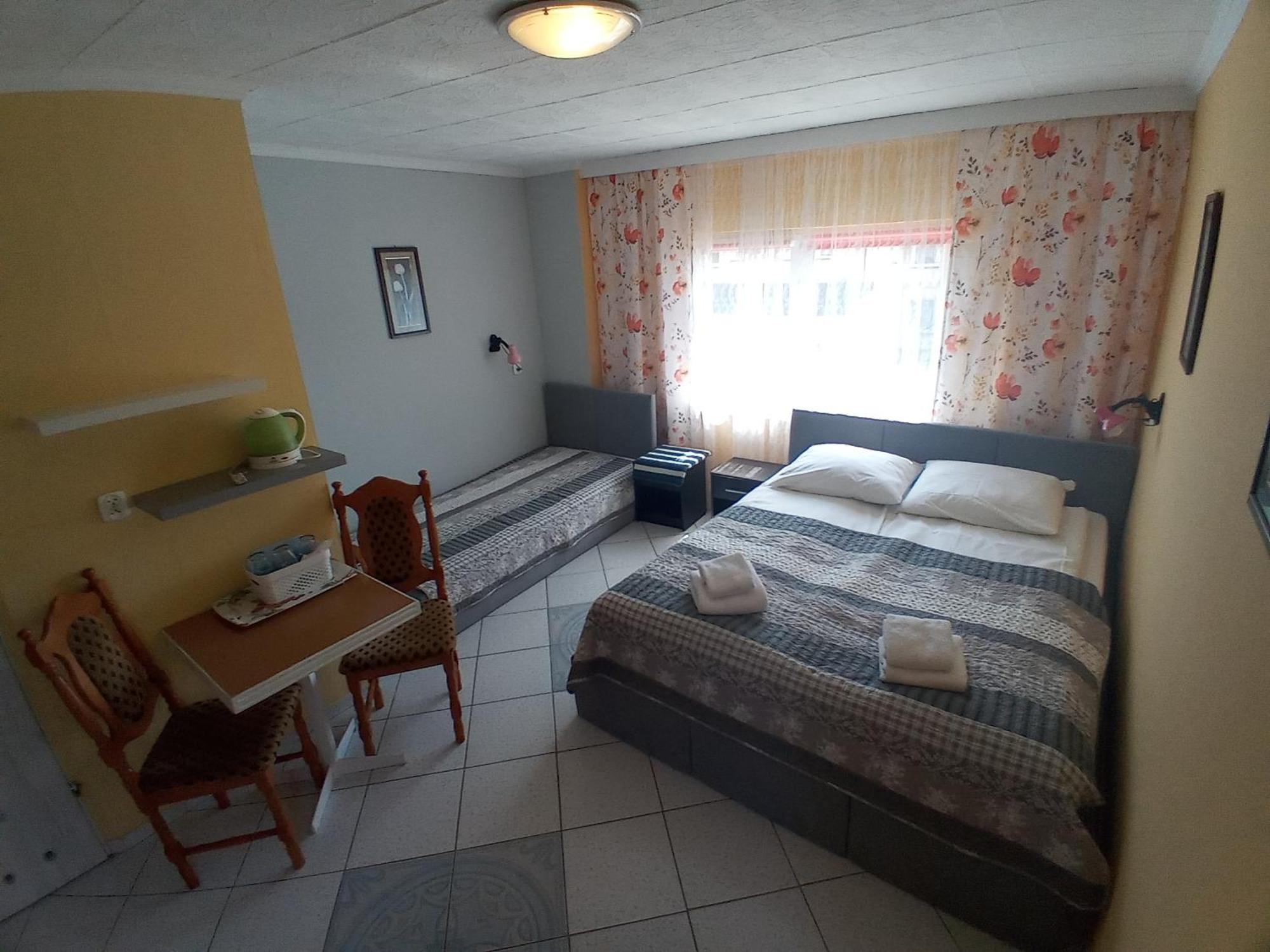 Pokoje Goscinne Akacja Resko Dźwirzyno Esterno foto